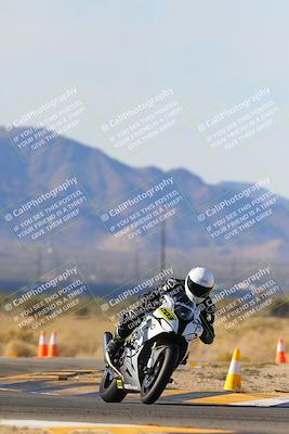 media/Dec-17-2023-CVMA (Sun) [[bf0c04832d]]/Race 2 Amateur Supersport Open/